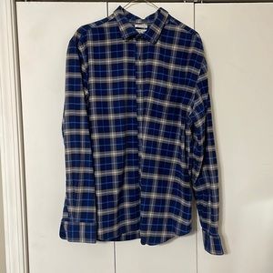 Men’s Old Navy Slim Fit Oxford Shirt. Size XL but fits like a L.